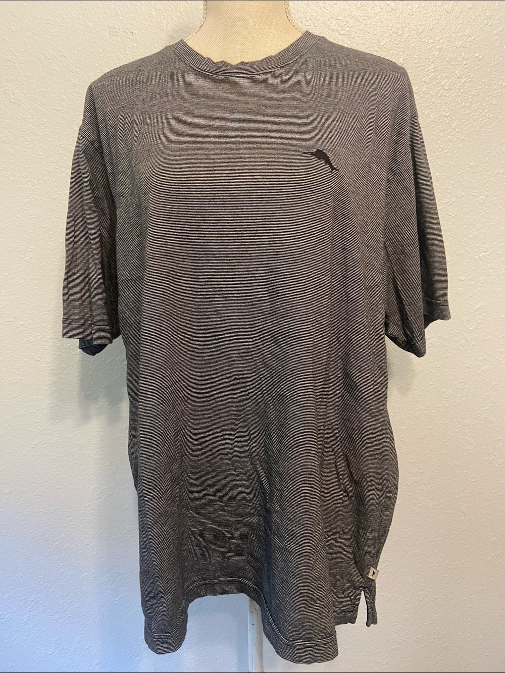 Tommy Bahama Black & White Thin Striped Lightweight Short Sleeve Tee Size Large